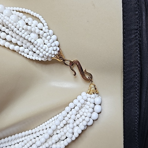 WHITE MULTI-STRAND NECKLACE - Picture 3 of 5